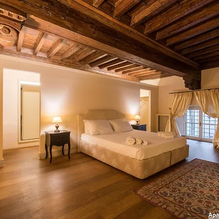 Palazzo Salviati Charming by Varental-3